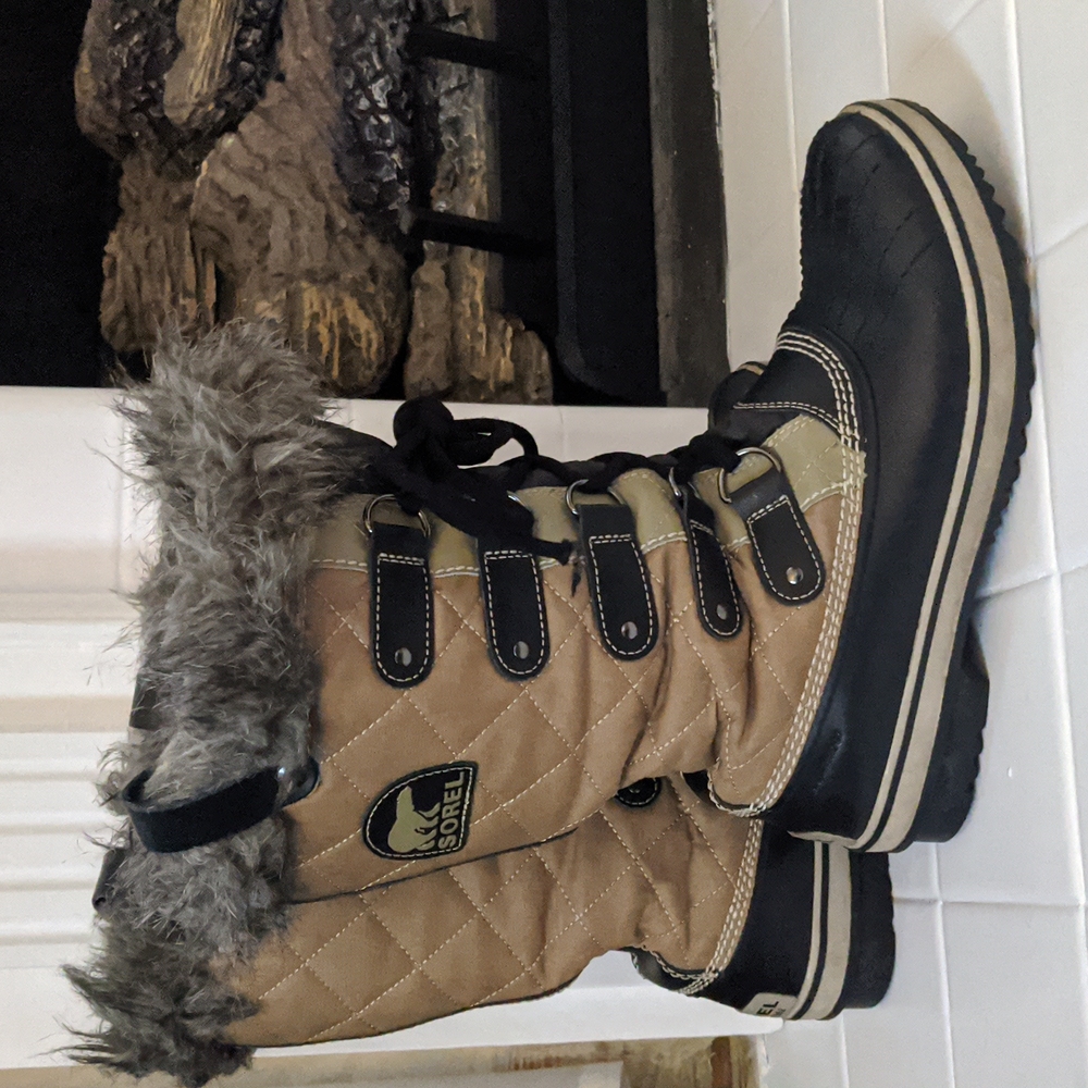 SOREL Tofino Women's waterproof boots size 9